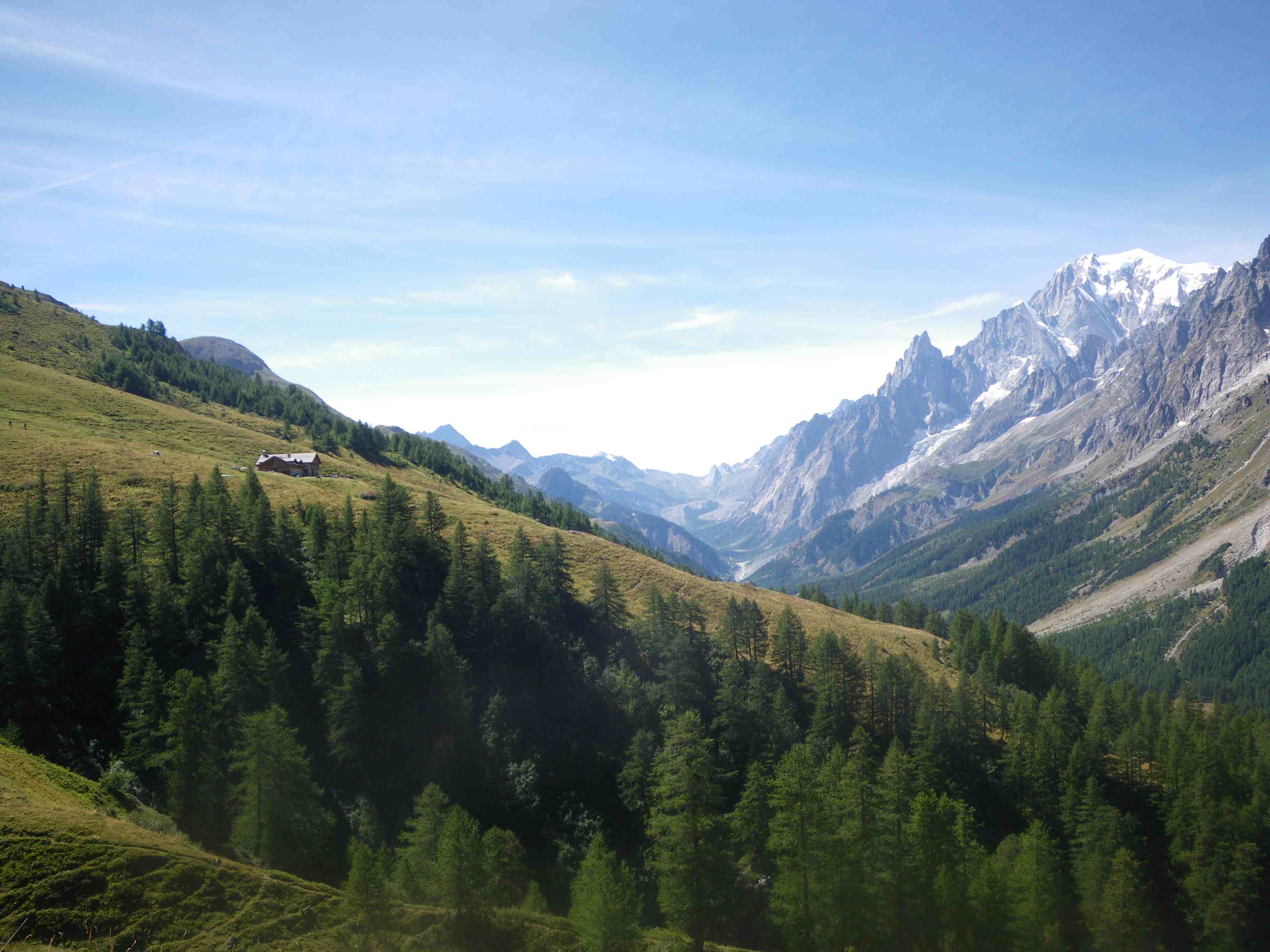 2375 alpeggio con vista gruppo del Bianco